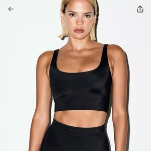 *SOLD* Nike SKIMS Shine Women’s Scoop Neck Bra